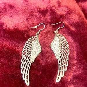 Hanging wings earrings